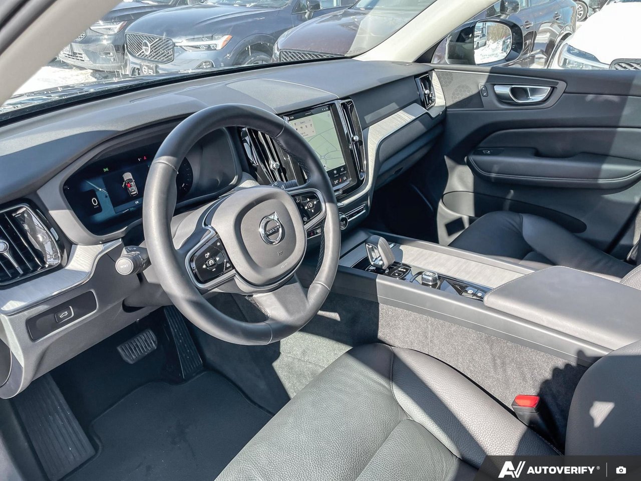 2025 Volvo XC60 Plus Dark Theme-12