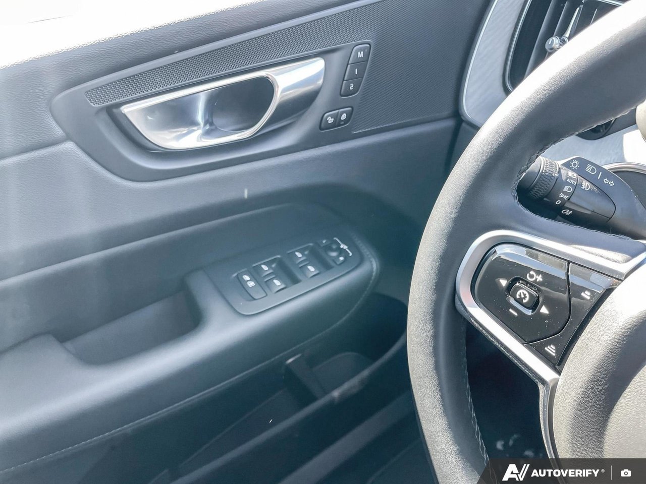 2025 Volvo XC60 Plus Dark Theme-16