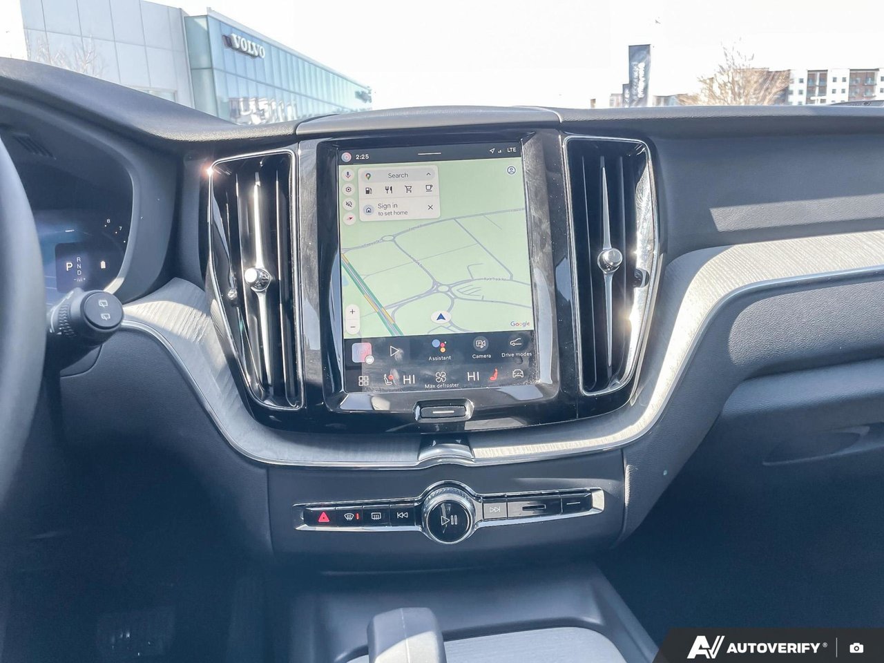 2025 Volvo XC60 Plus Dark Theme-18