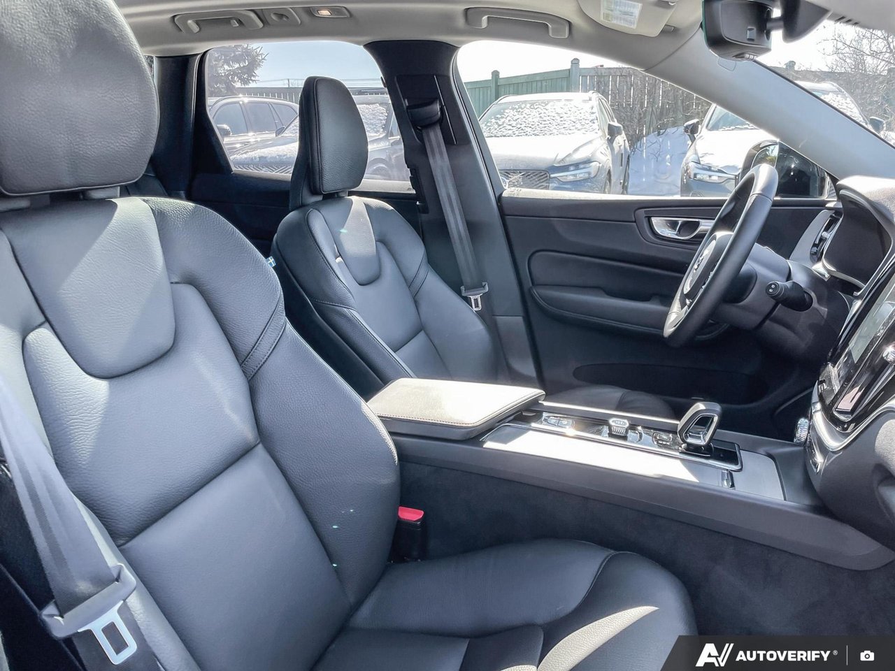 2025 Volvo XC60 Plus Dark Theme-21