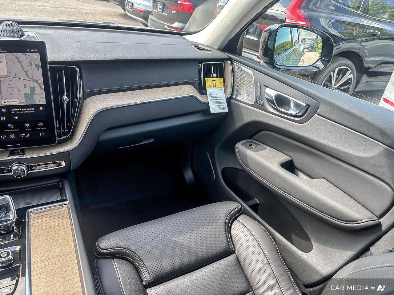 2026 Volvo XC60 Ultra Dark Theme-25