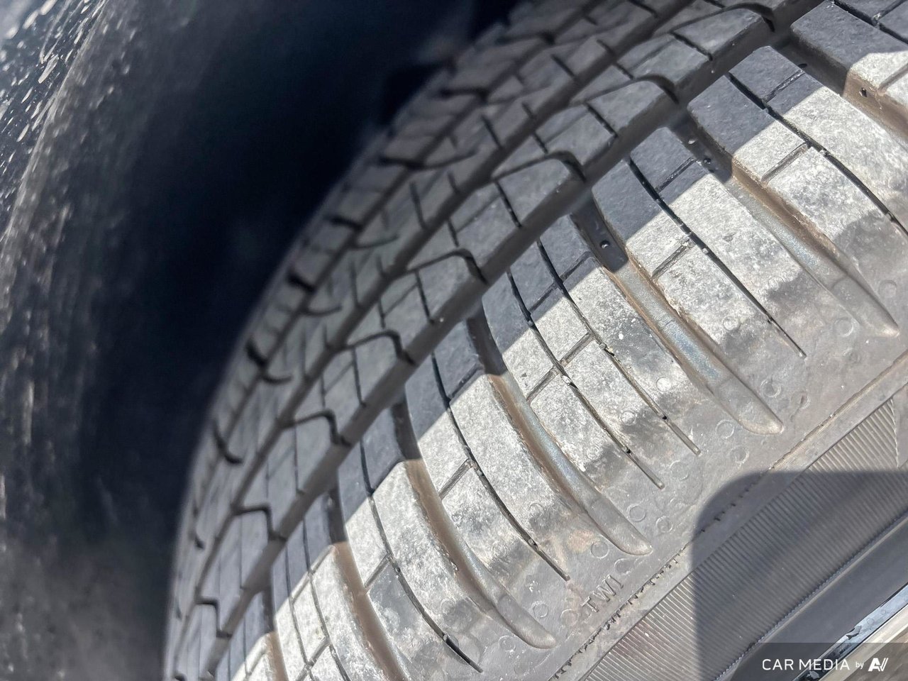 2026 Volvo XC60 Ultra Dark Theme-10