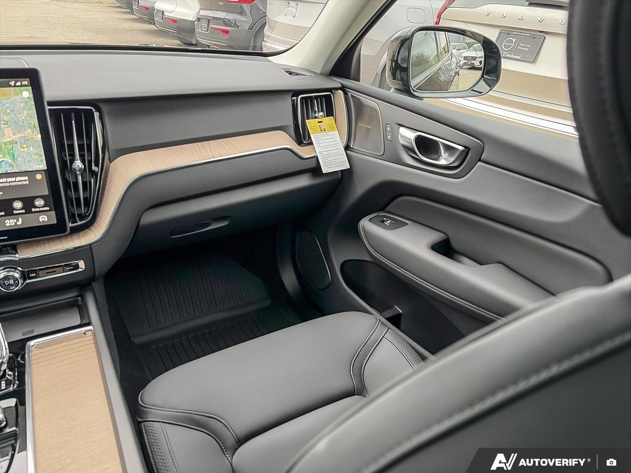 2026 Volvo XC60 Plus Dark Theme-25