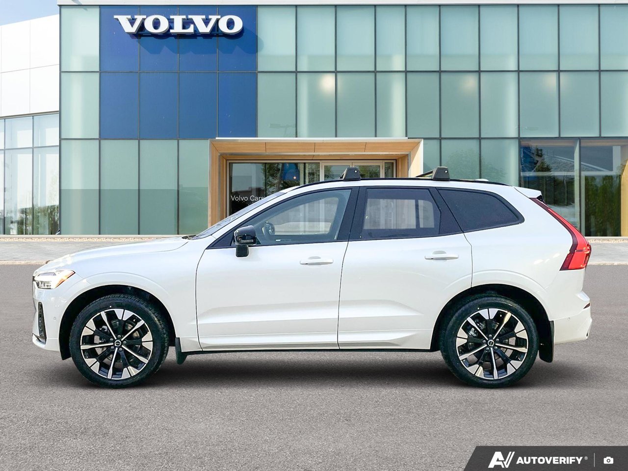 2026 Volvo XC60 Plus Dark Theme-2