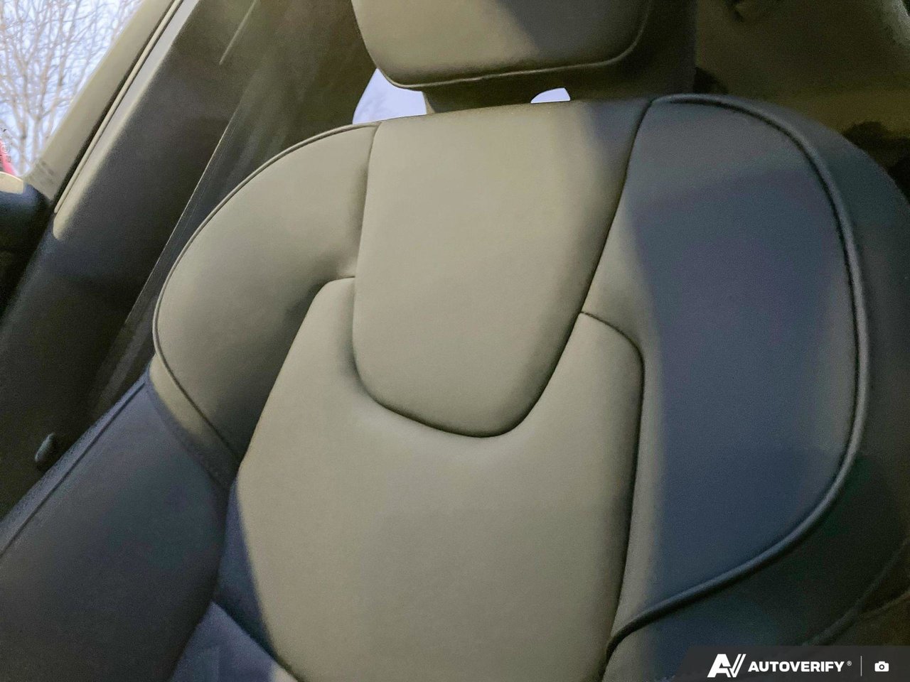 2026 Volvo XC60 Plus Dark Theme-20