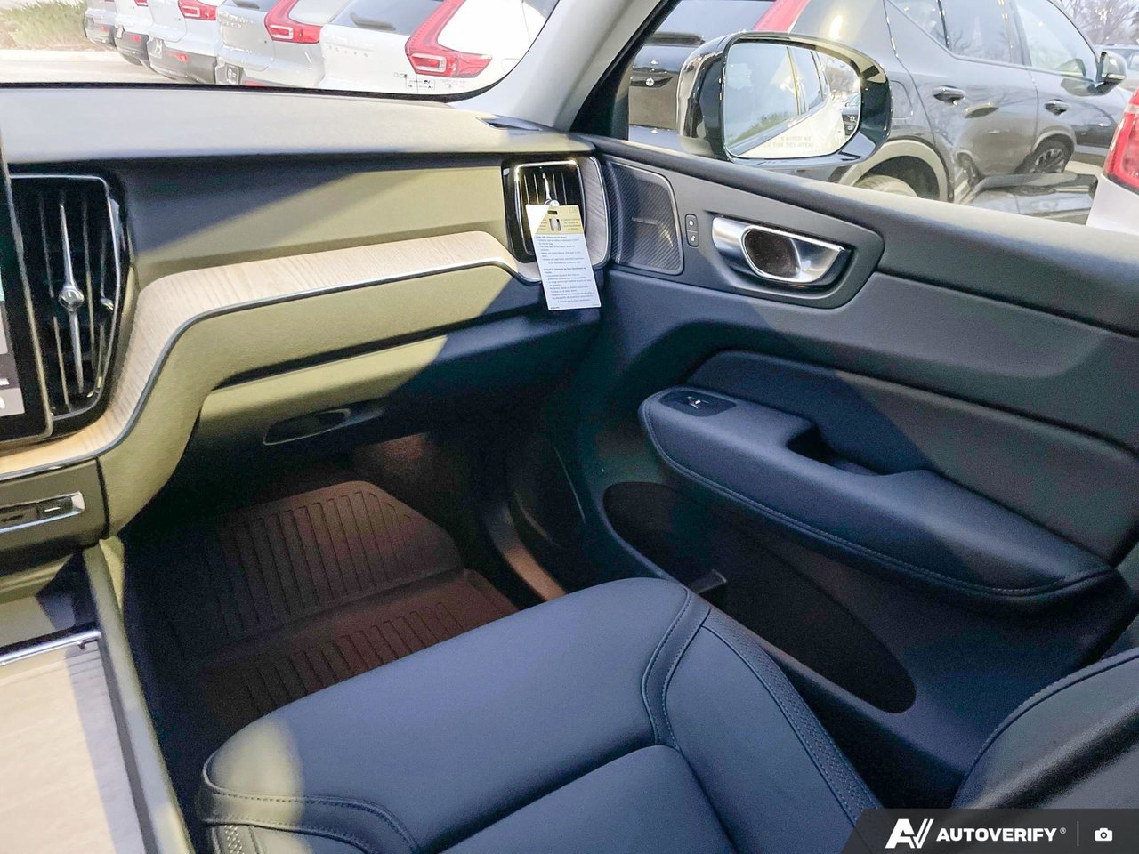 2026 Volvo XC60 Plus Dark Theme-25