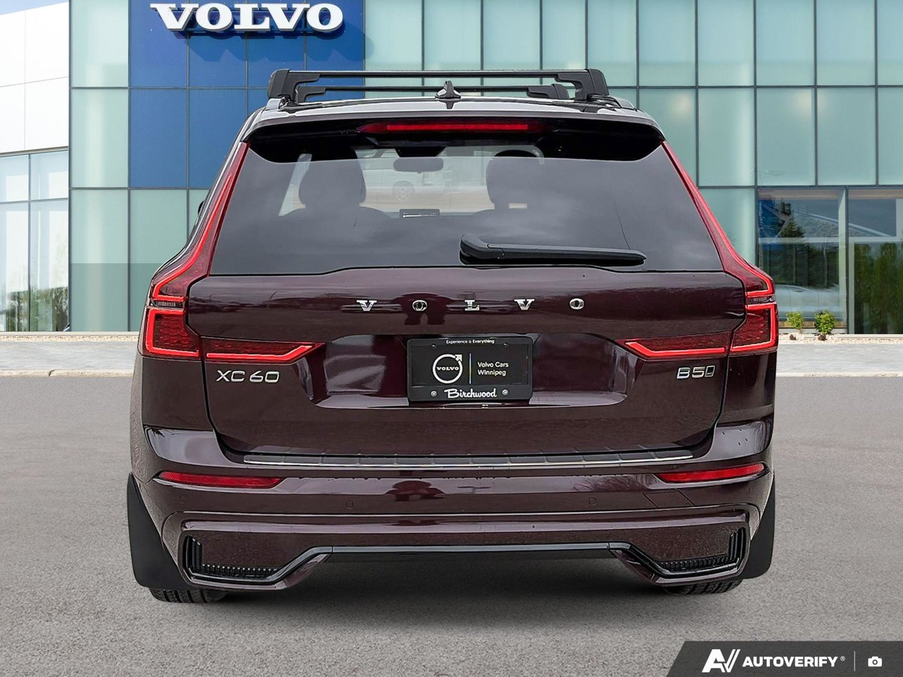 2026 Volvo XC60 Plus Dark Theme-4