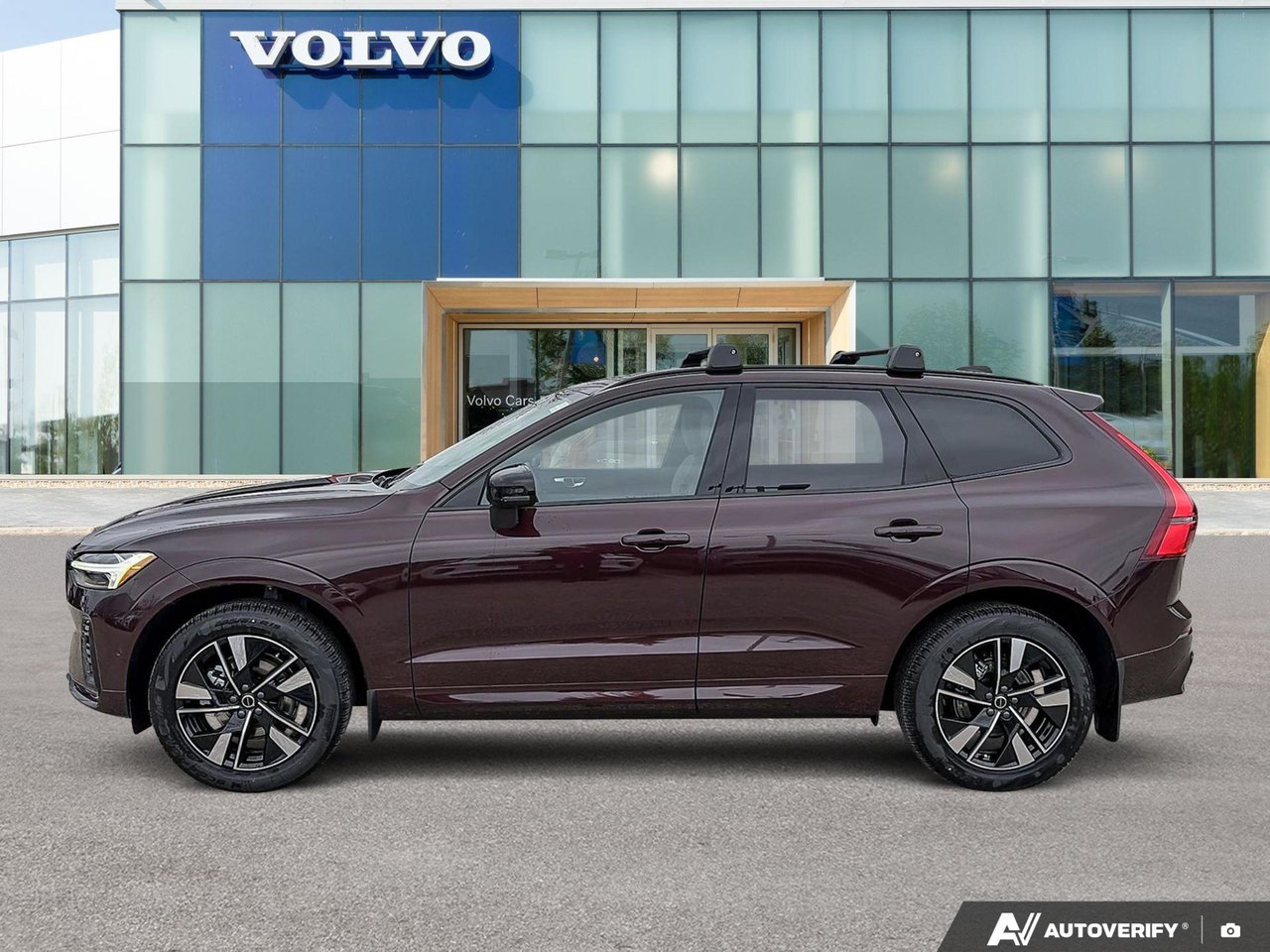 2026 Volvo XC60 Plus Dark Theme-2