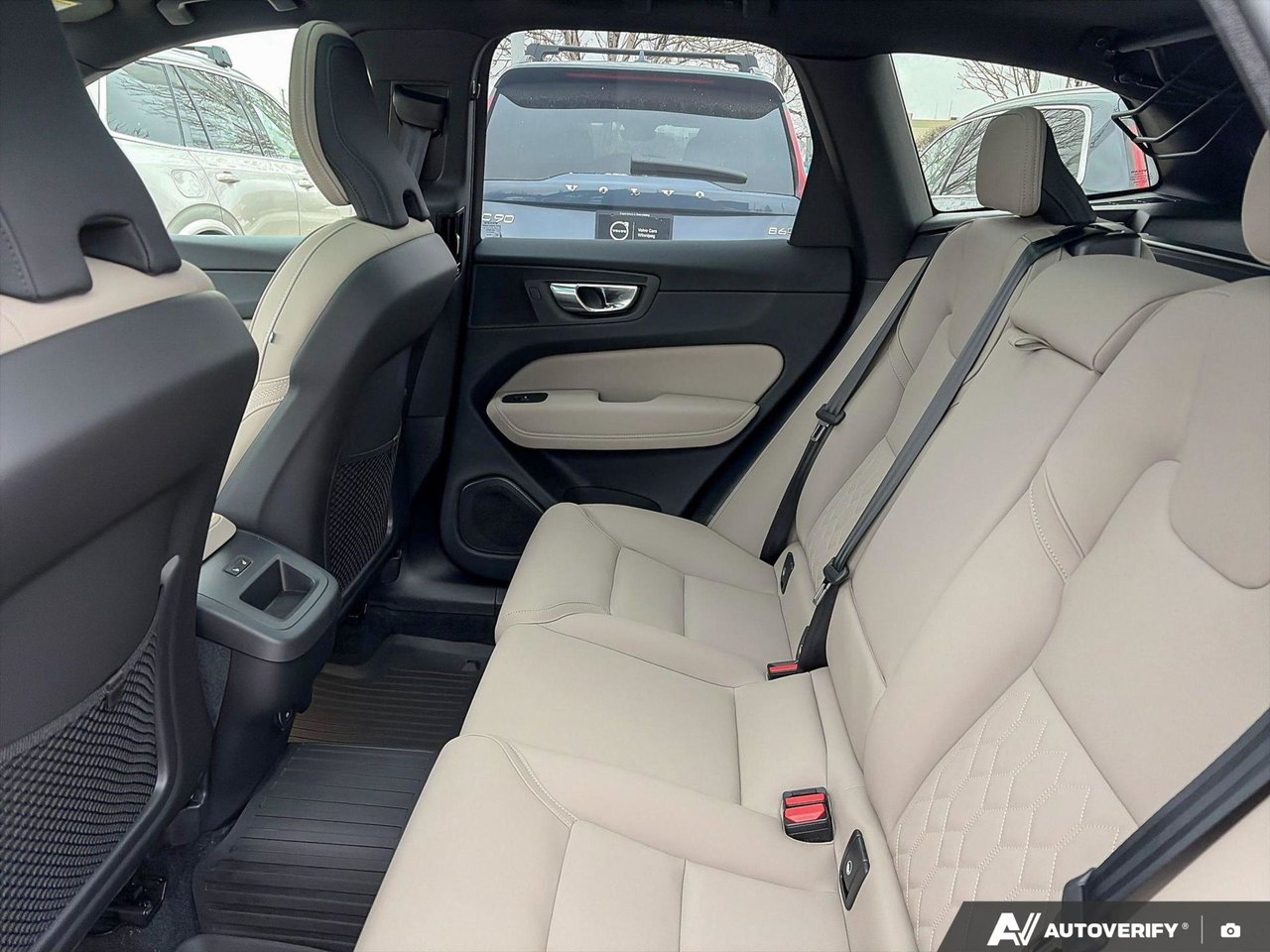 2026 Volvo XC60 Plus Dark Theme-23