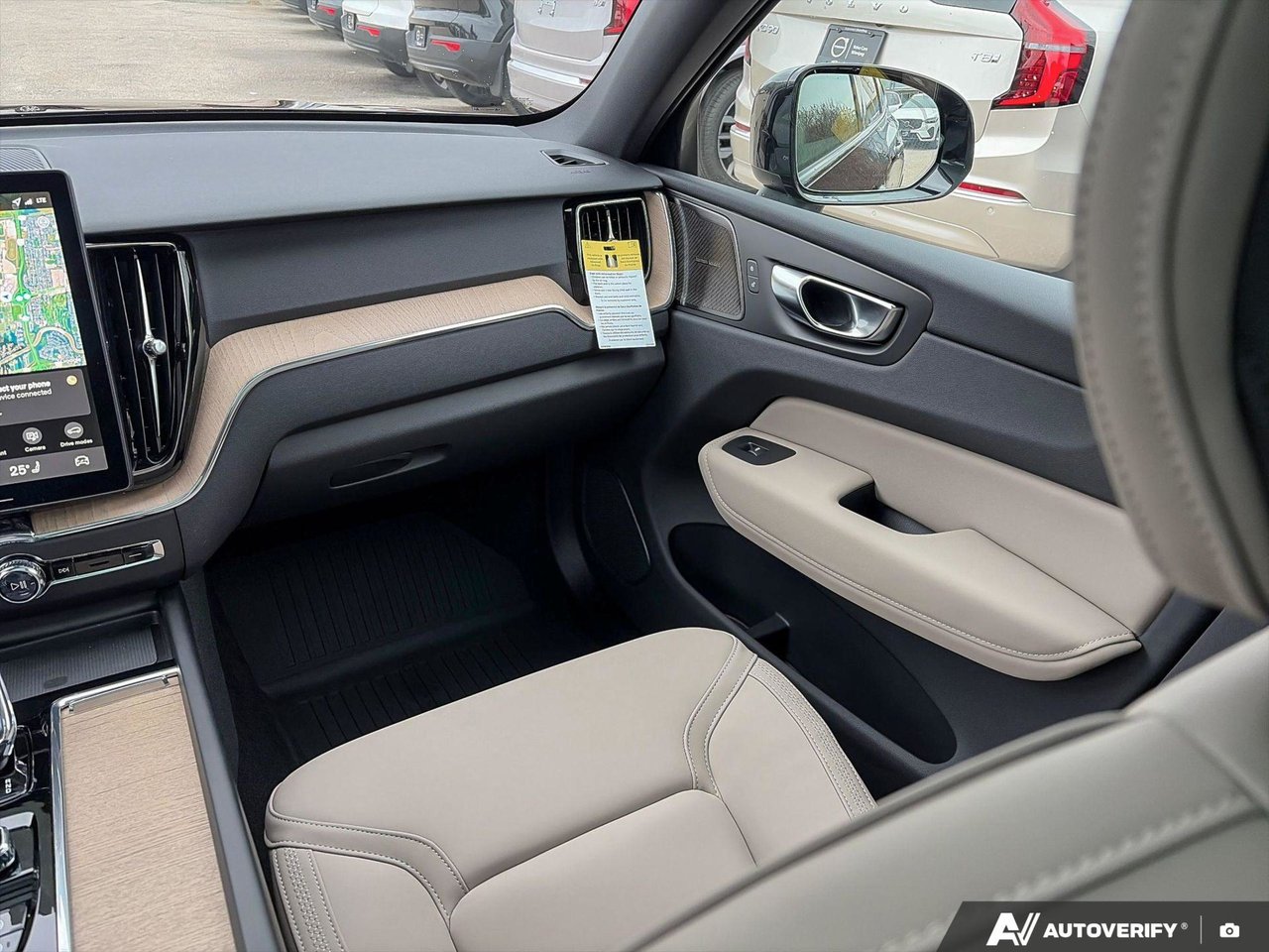 2026 Volvo XC60 Plus Dark Theme-25