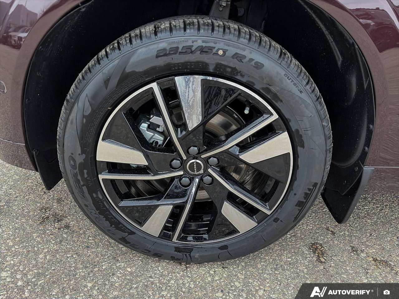 2026 Volvo XC60 Plus Dark Theme-9