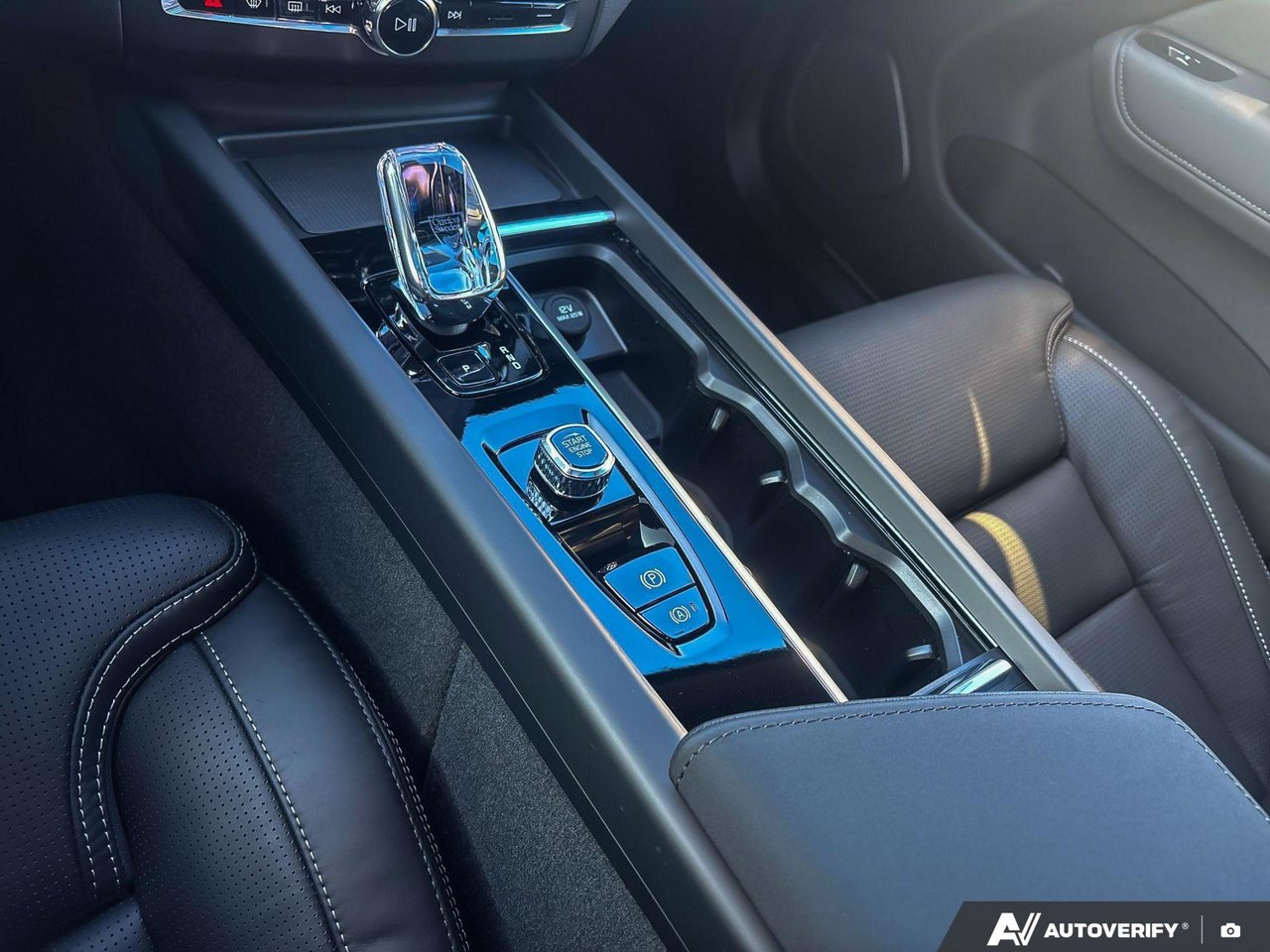 2026 Volvo XC60 Ultra Black Edition-18