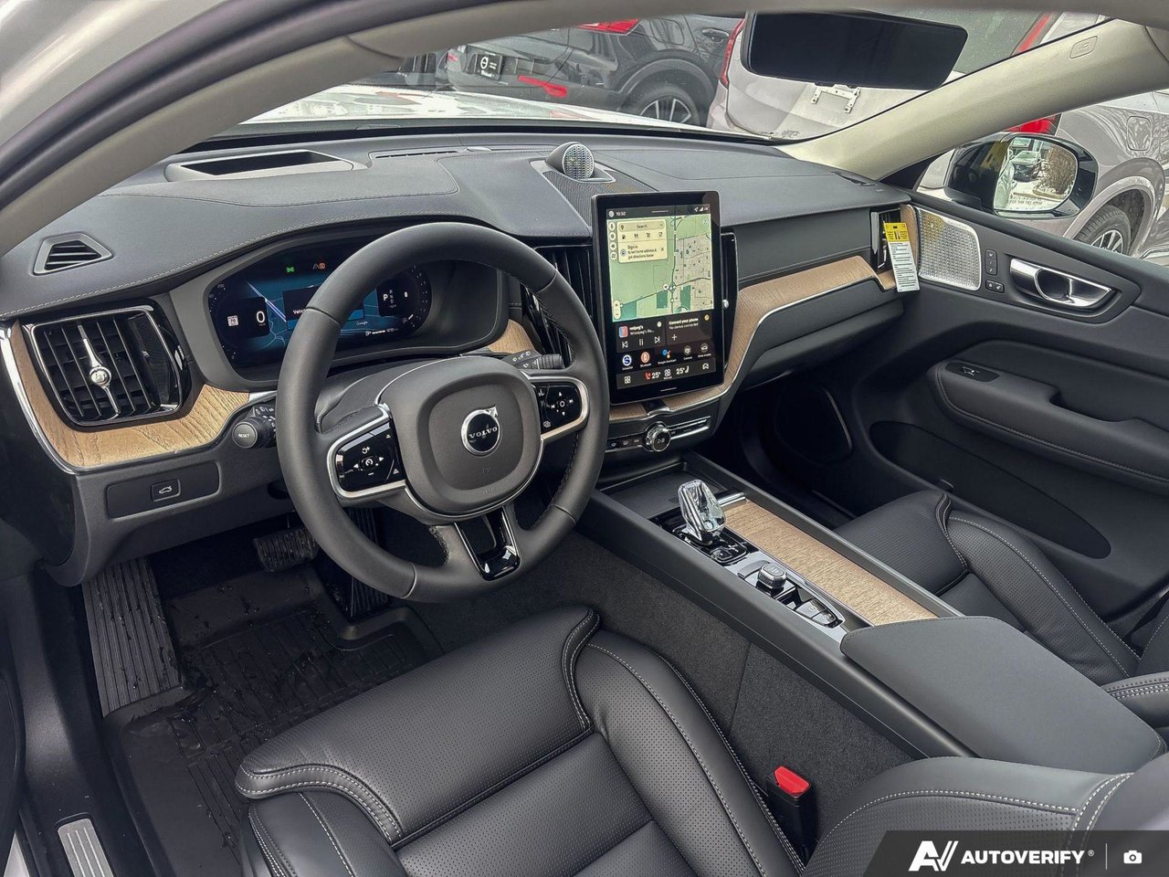 2026 Volvo XC60 Ultra Dark Theme-13