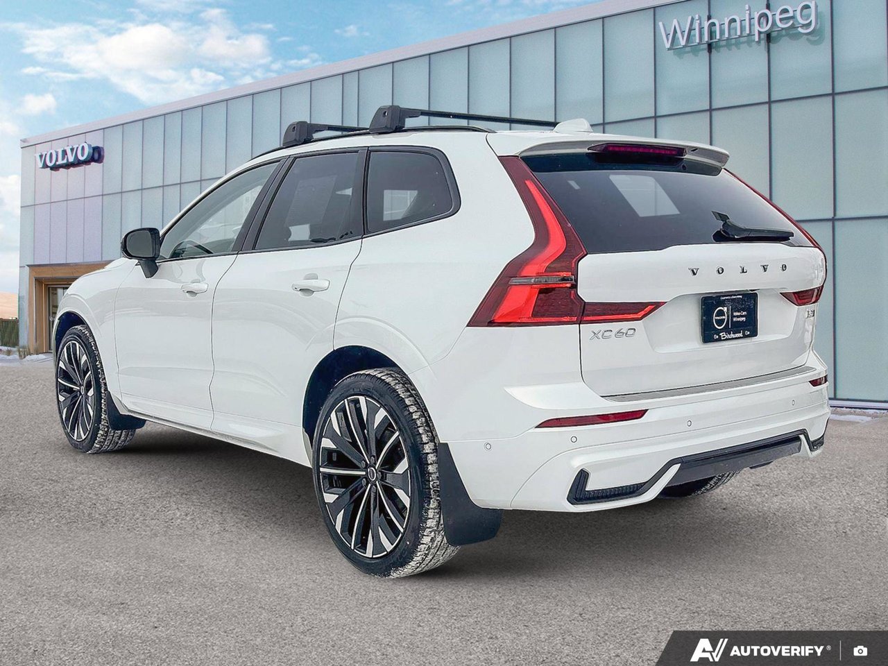 2026 Volvo XC60 Ultra Dark Theme-3