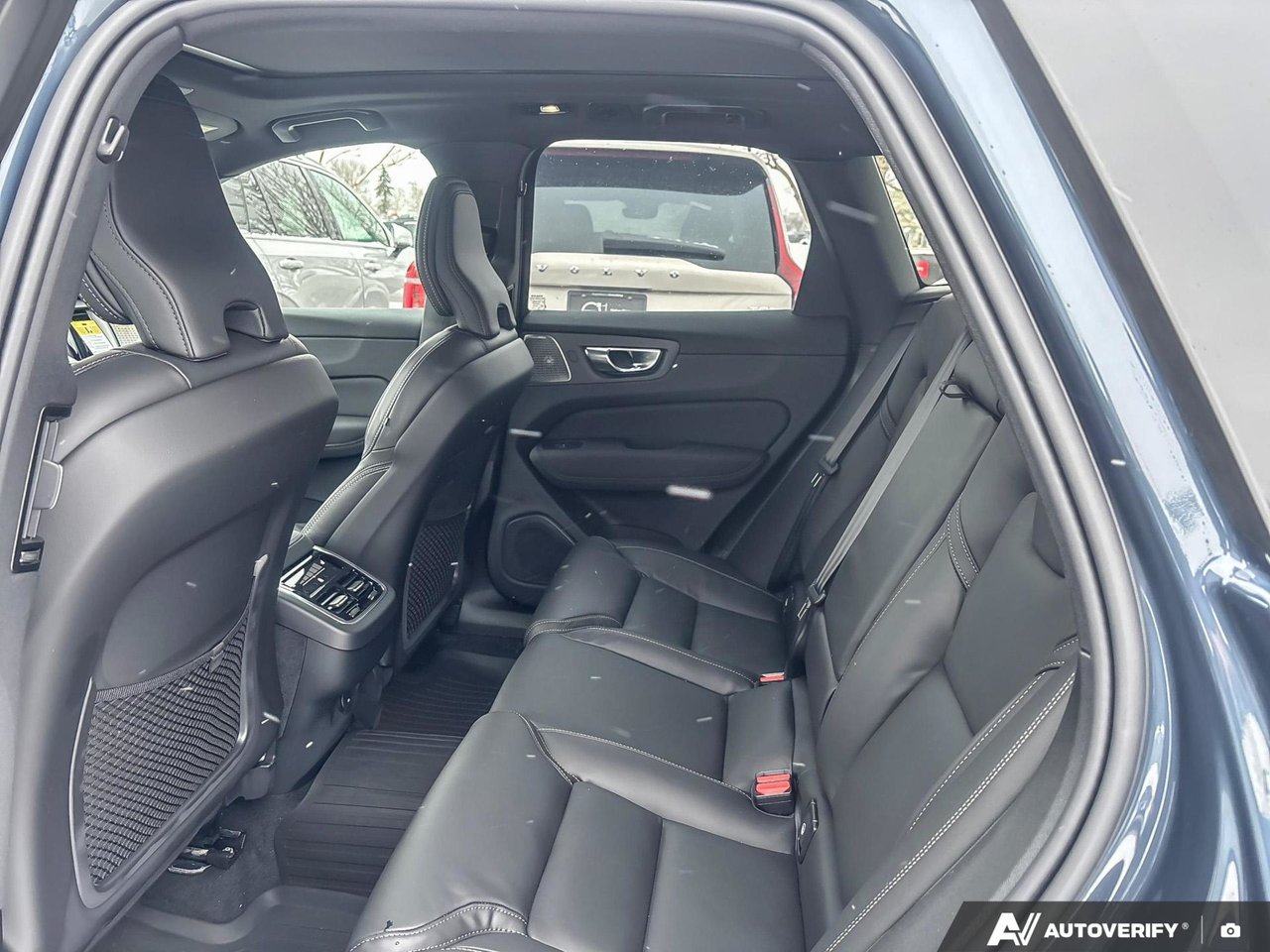 2026 Volvo XC60 Ultra Black Edition-23