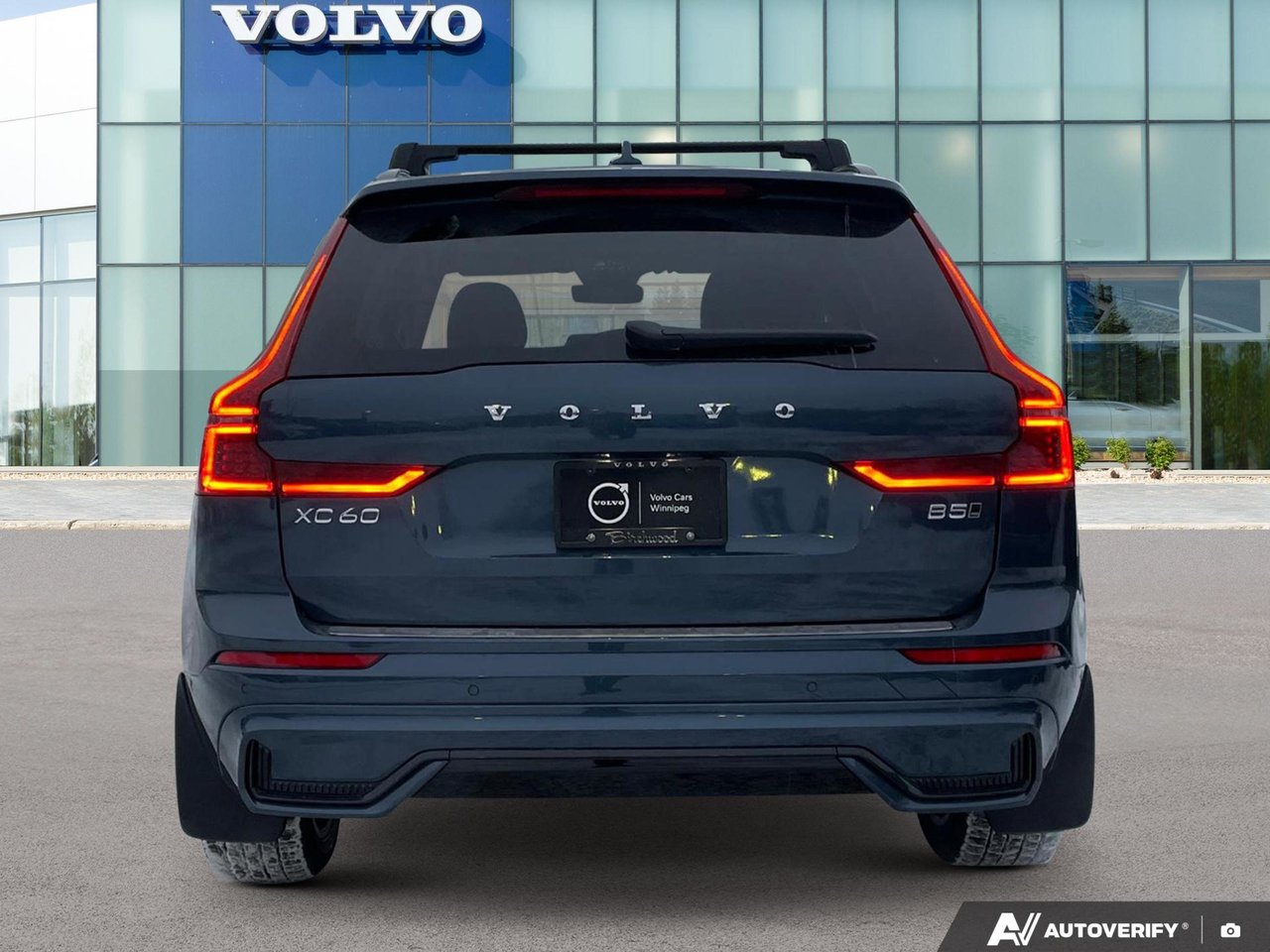 2026 Volvo XC60 Ultra Dark Theme-4