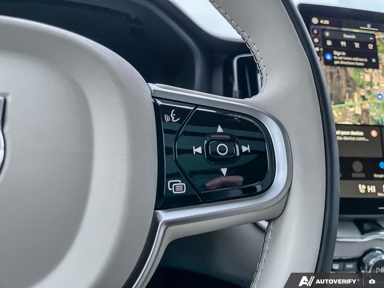 2026 Volvo XC60 Ultra Dark Theme-16