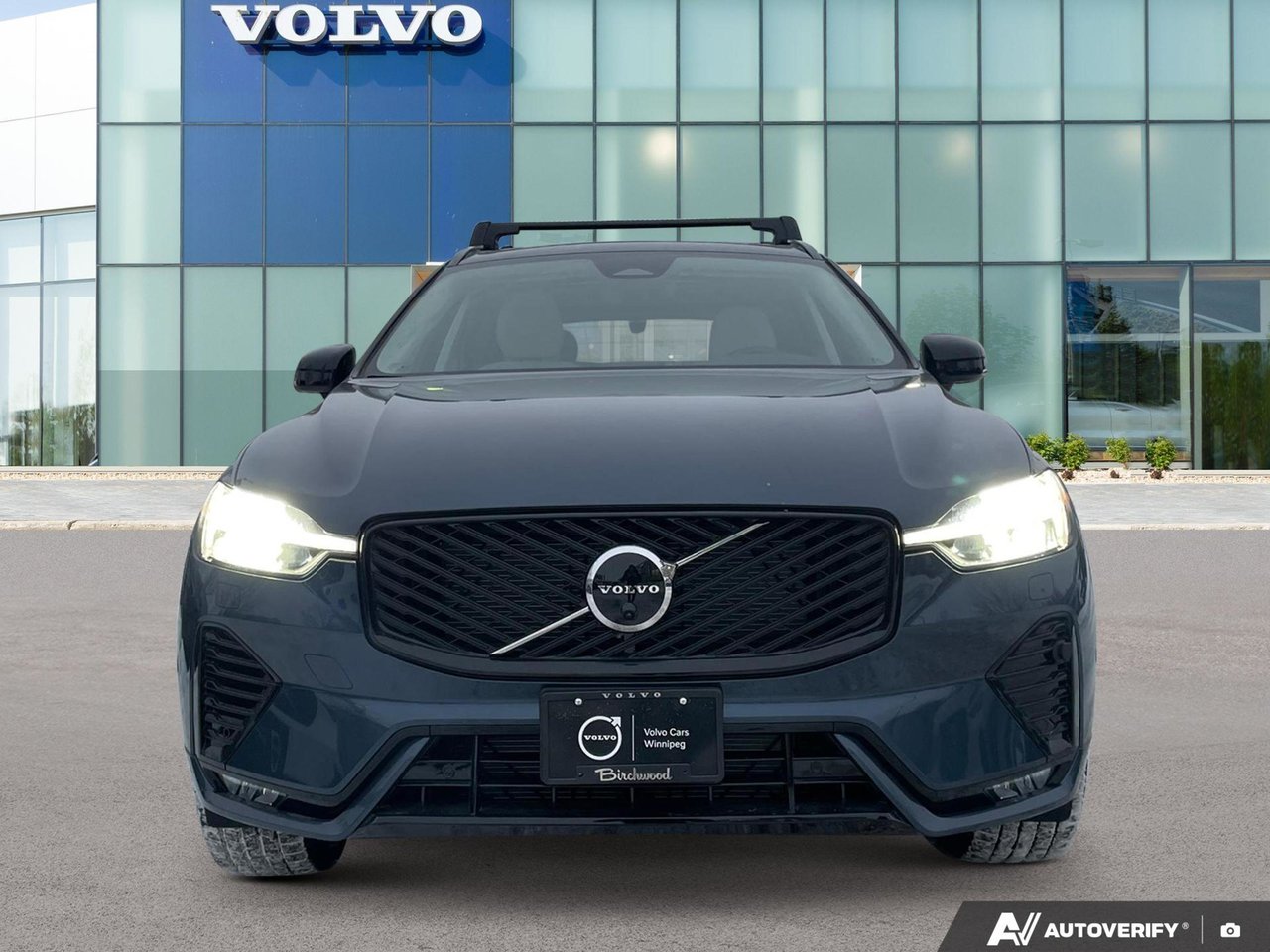 2026 Volvo XC60 Ultra Dark Theme-5