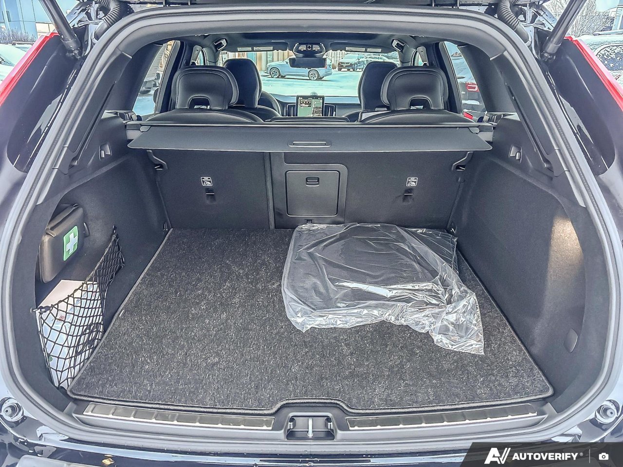 2026 Volvo XC60 Ultra Black Edition-8