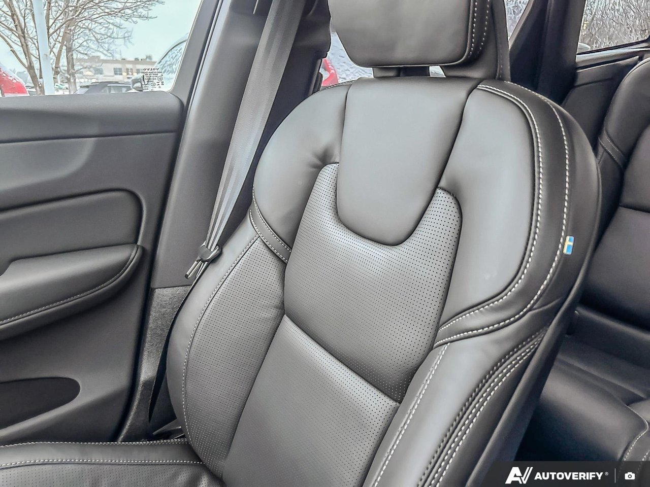 2026 Volvo XC60 Ultra Black Edition-20