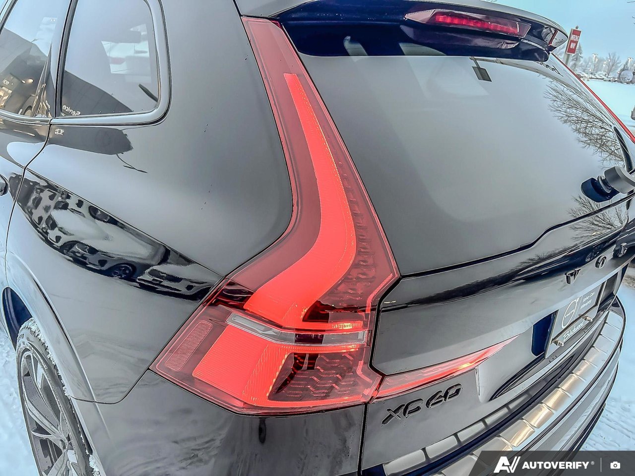 2026 Volvo XC60 Ultra Black Edition-12