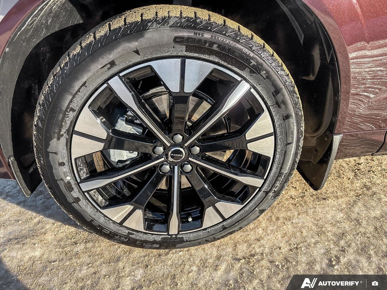 2026 Volvo XC60 Plus Dark Theme-9