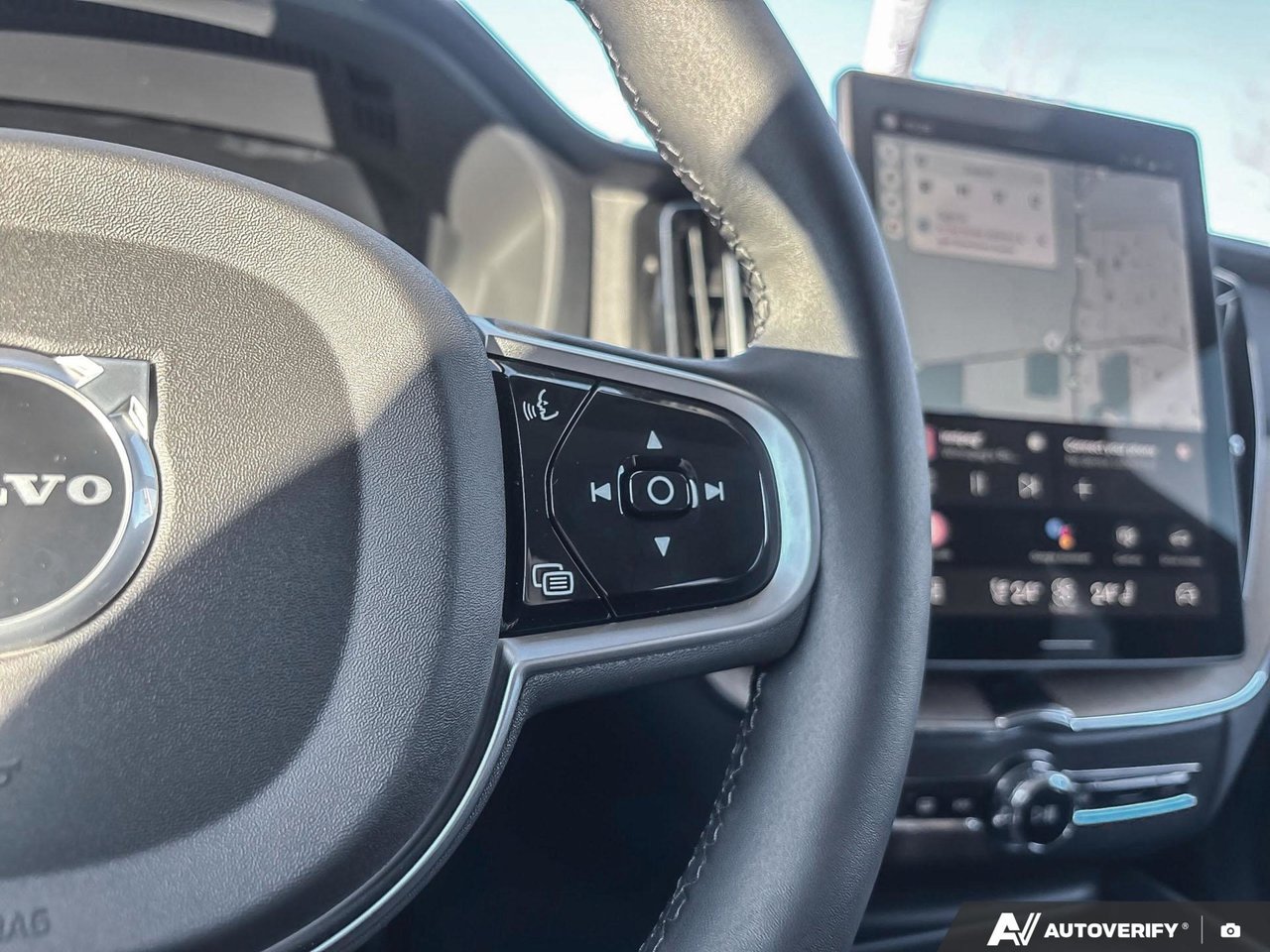 2026 Volvo XC60 Plus Dark Theme-16