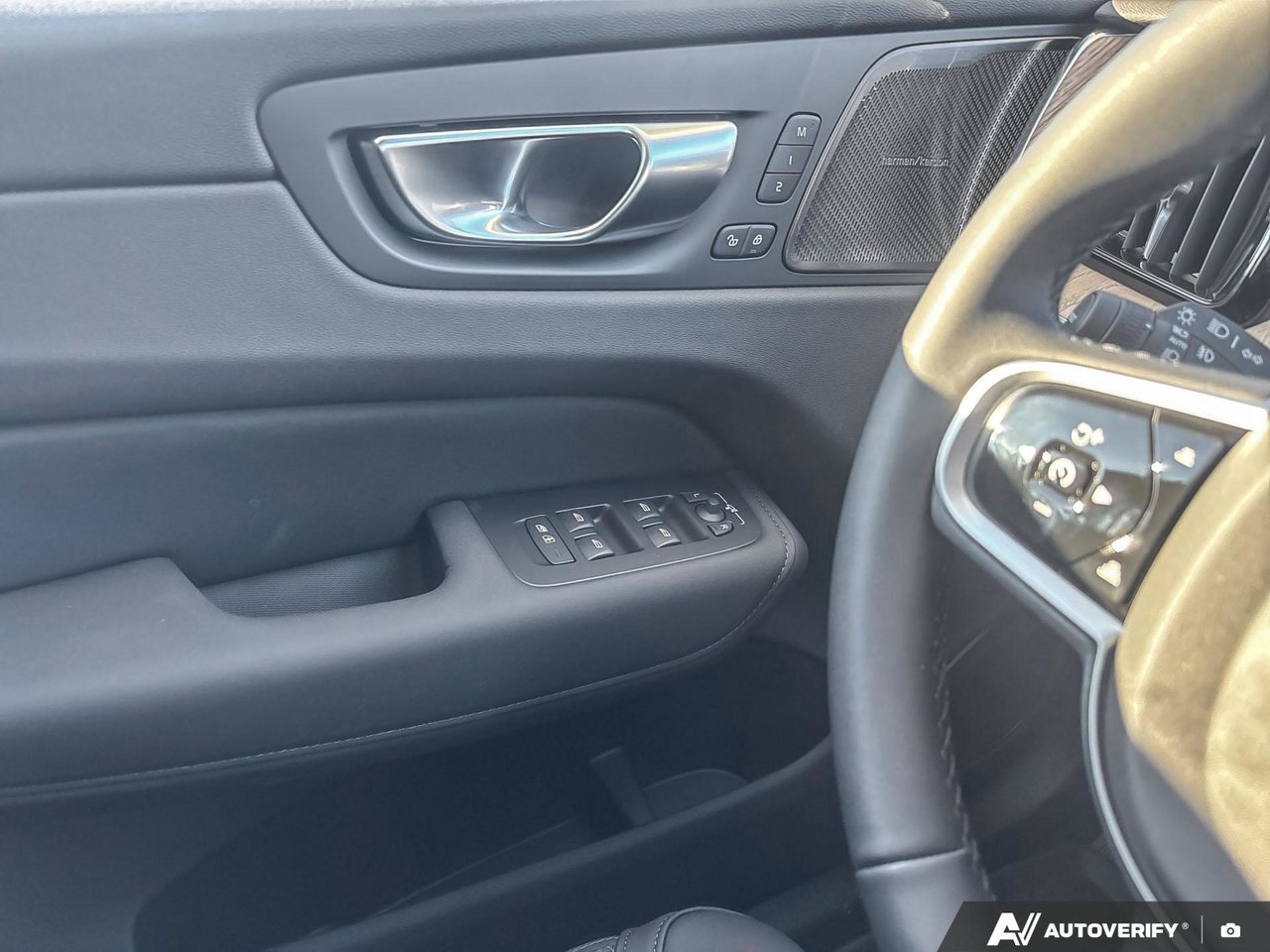 2026 Volvo XC60 Plus Dark Theme-17