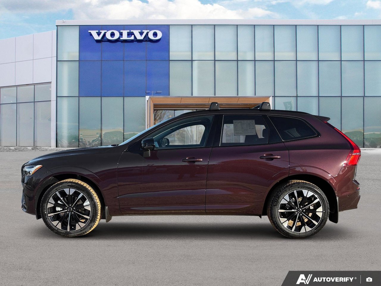 2026 Volvo XC60 Plus Dark Theme-2