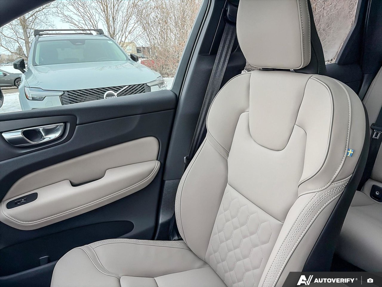 2026 Volvo XC60 Plus Dark Theme-20