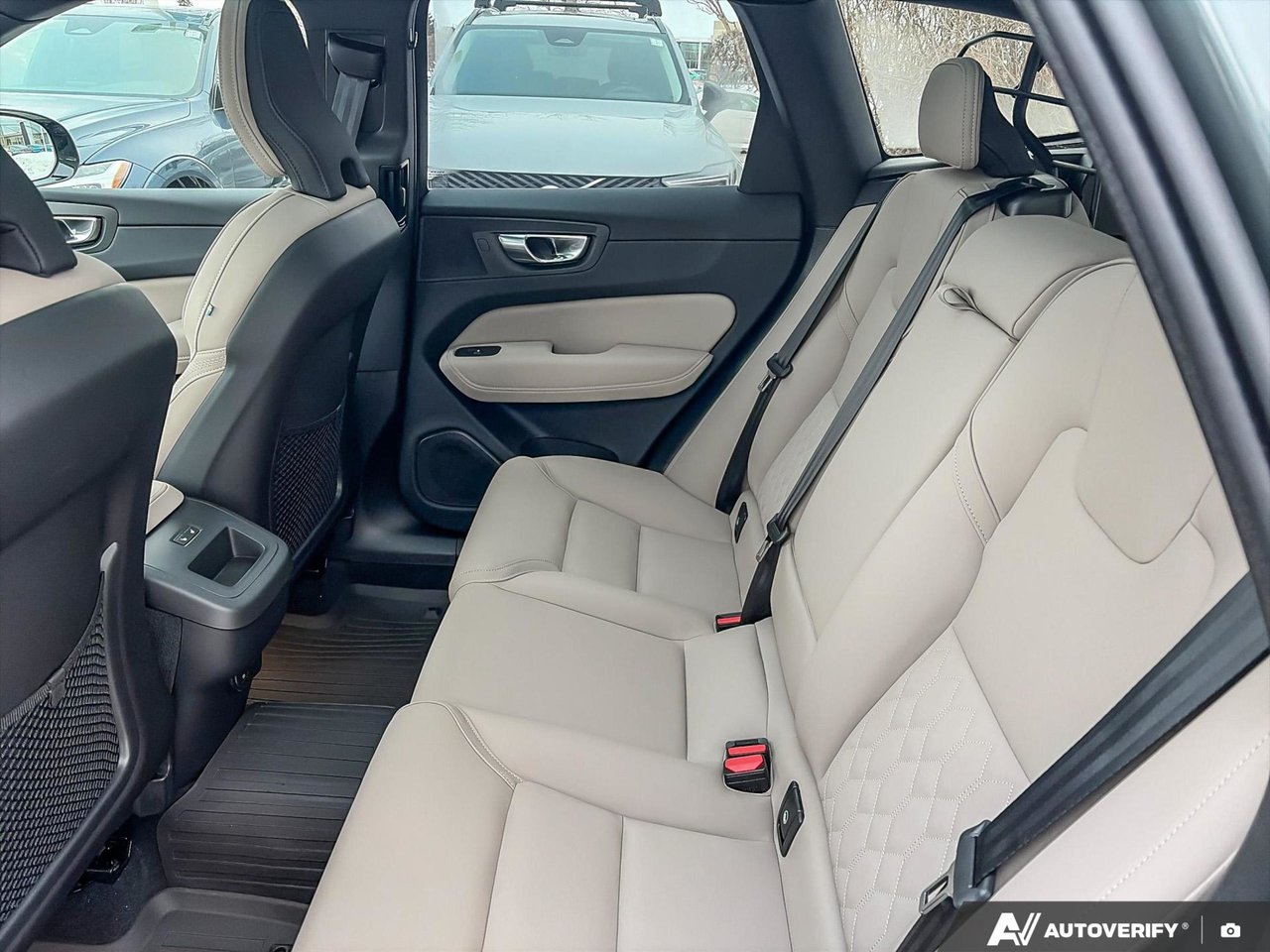 2026 Volvo XC60 Plus Dark Theme-23