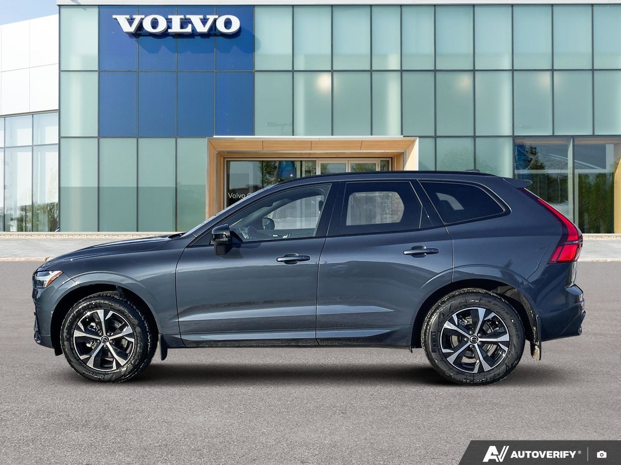 2026 Volvo XC60 Core Dark Theme-2