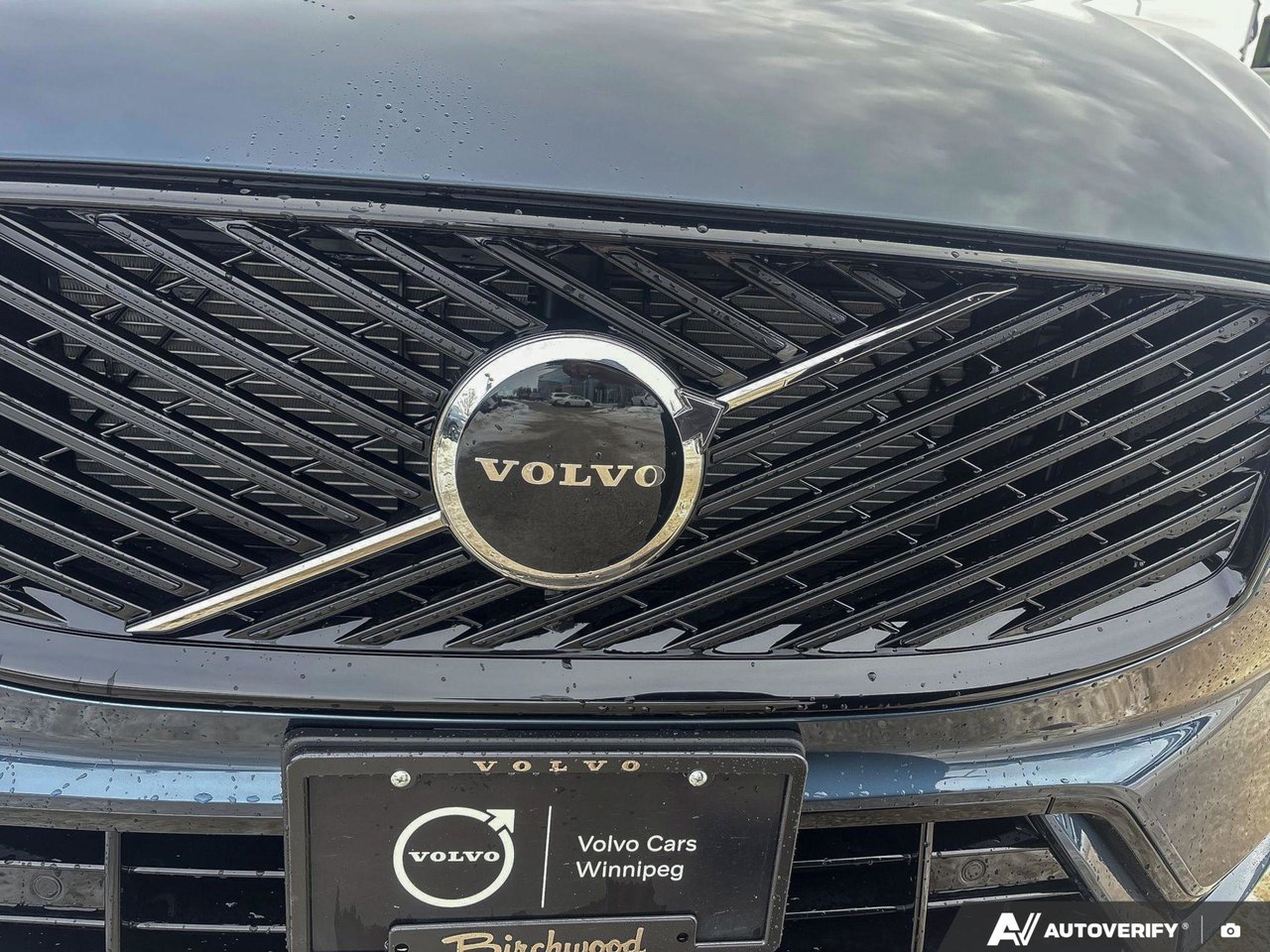 2026 Volvo XC60 Core Dark Theme-6