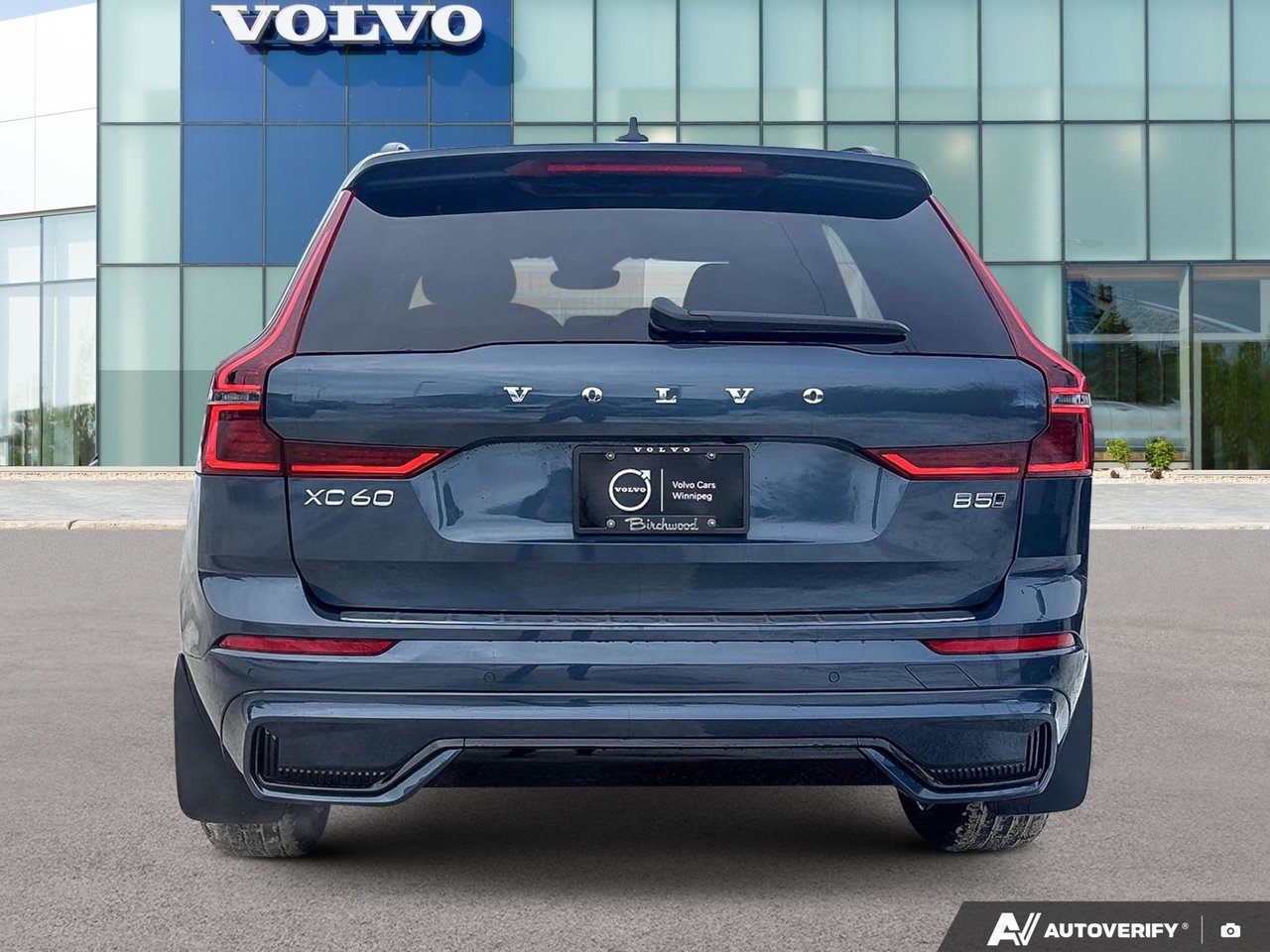 2026 Volvo XC60 Core Dark Theme-4