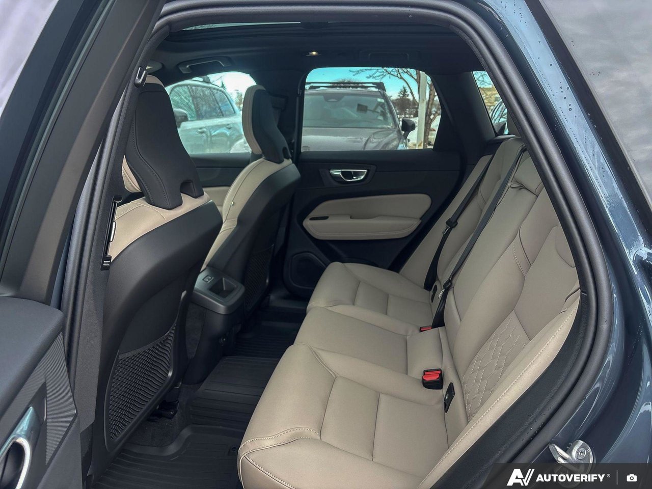 2026 Volvo XC60 Core Dark Theme-23