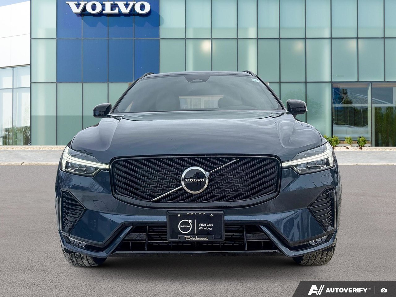 2026 Volvo XC60 Core Dark Theme-5