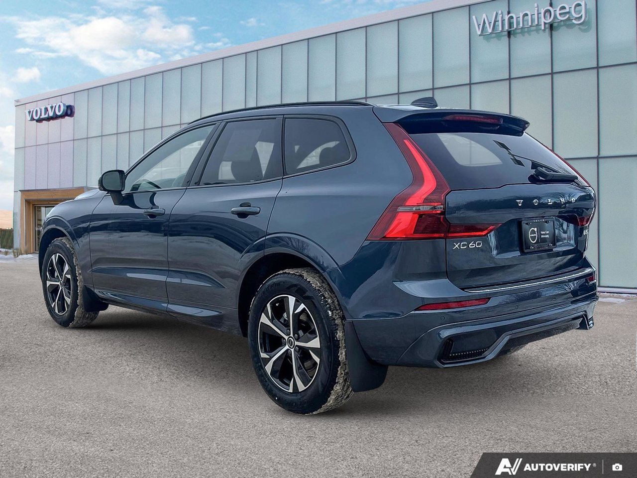 2026 Volvo XC60 Core Dark Theme-3