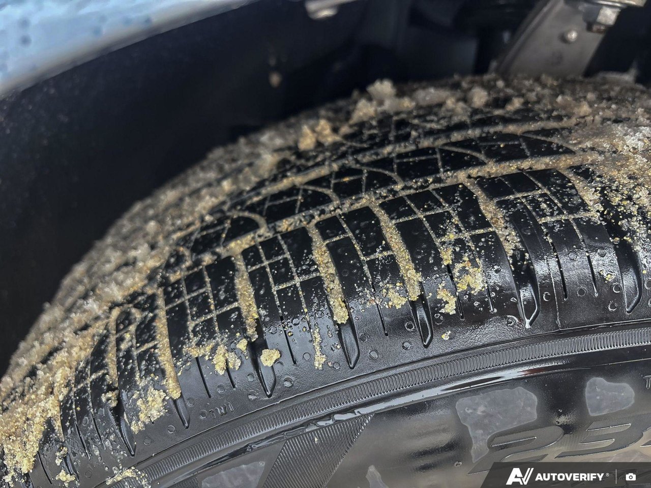 2026 Volvo XC60 Core Dark Theme-10