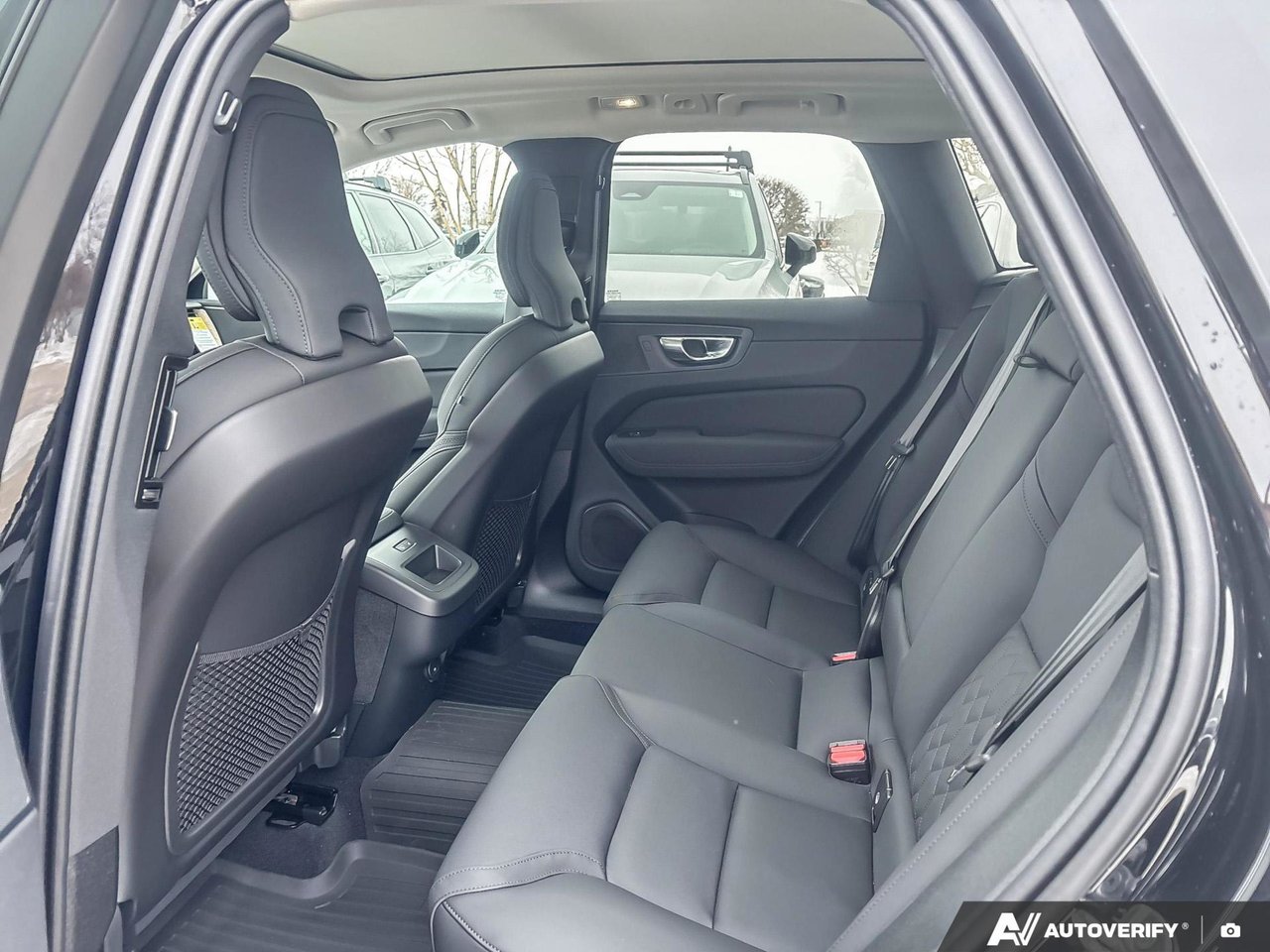 2026 Volvo XC60 Core Dark Theme-23