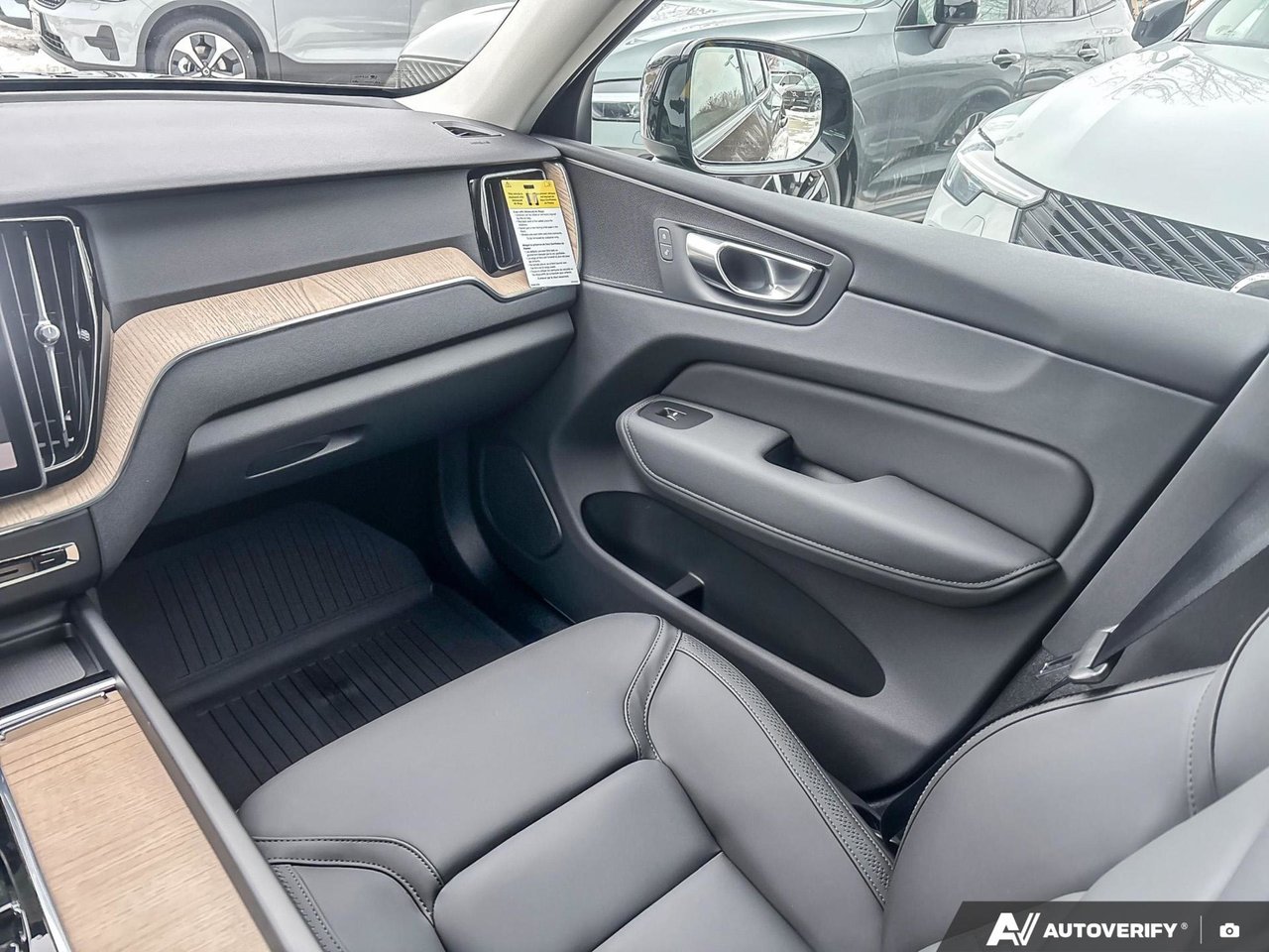 2026 Volvo XC60 Core Dark Theme-25