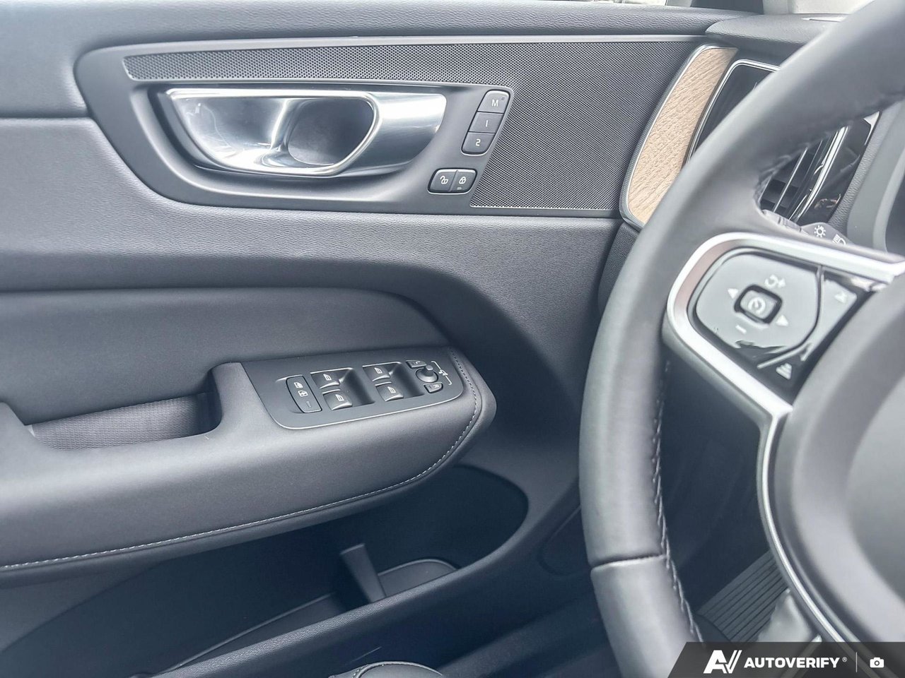 2026 Volvo XC60 Core Dark Theme-17