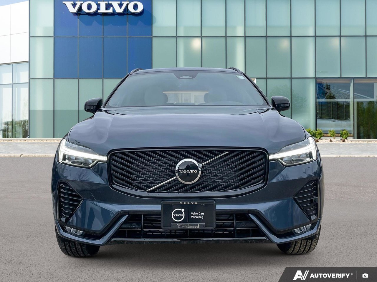 2026 Volvo XC60 Core Dark Theme-5