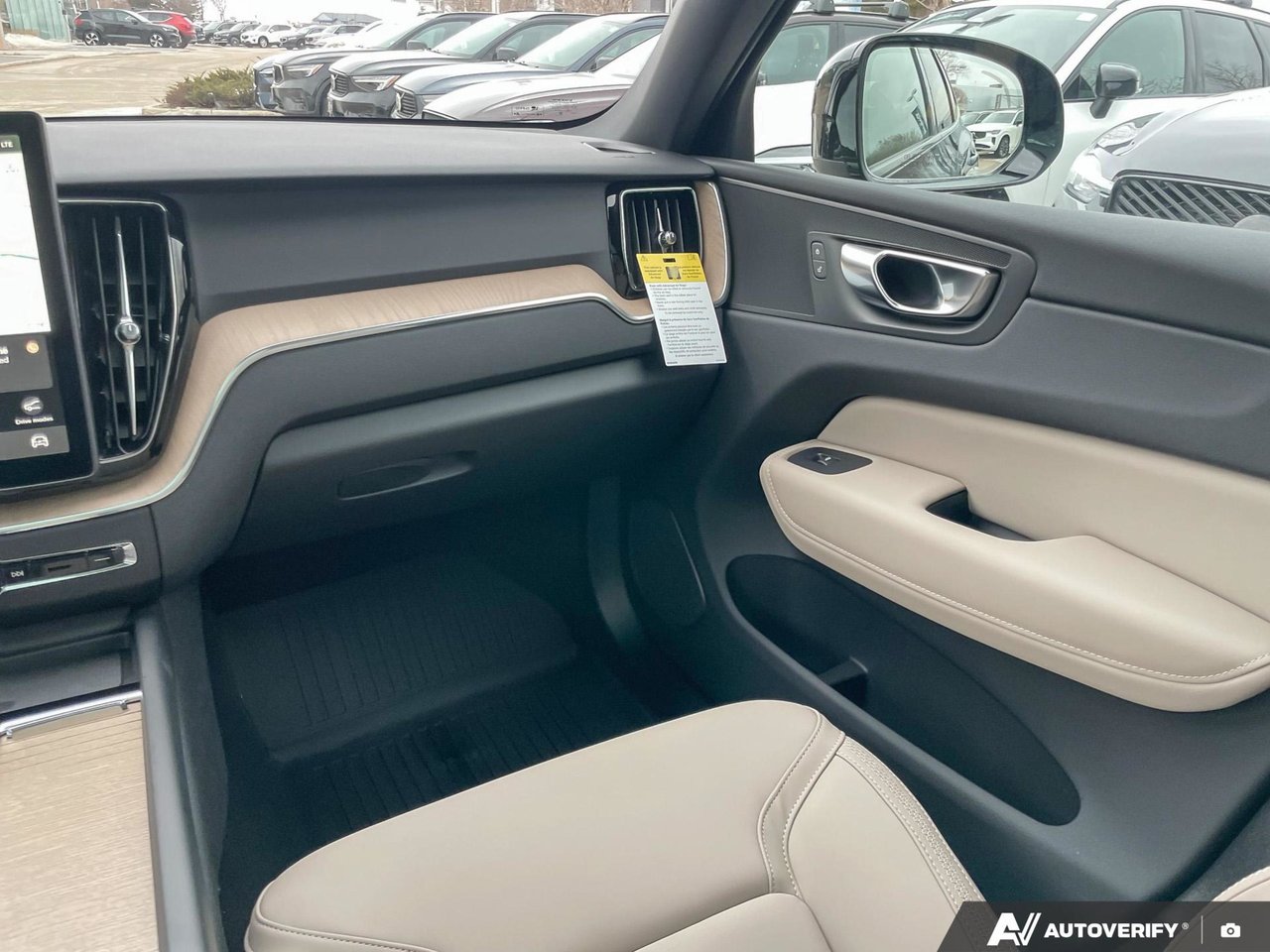 2026 Volvo XC60 Core Dark Theme-25