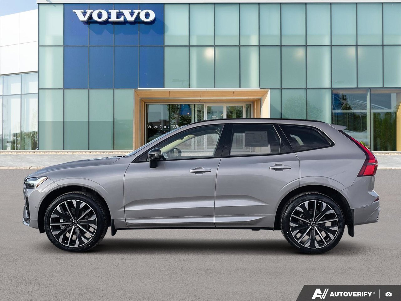 2026 Volvo XC60 Ultra Dark Theme-2