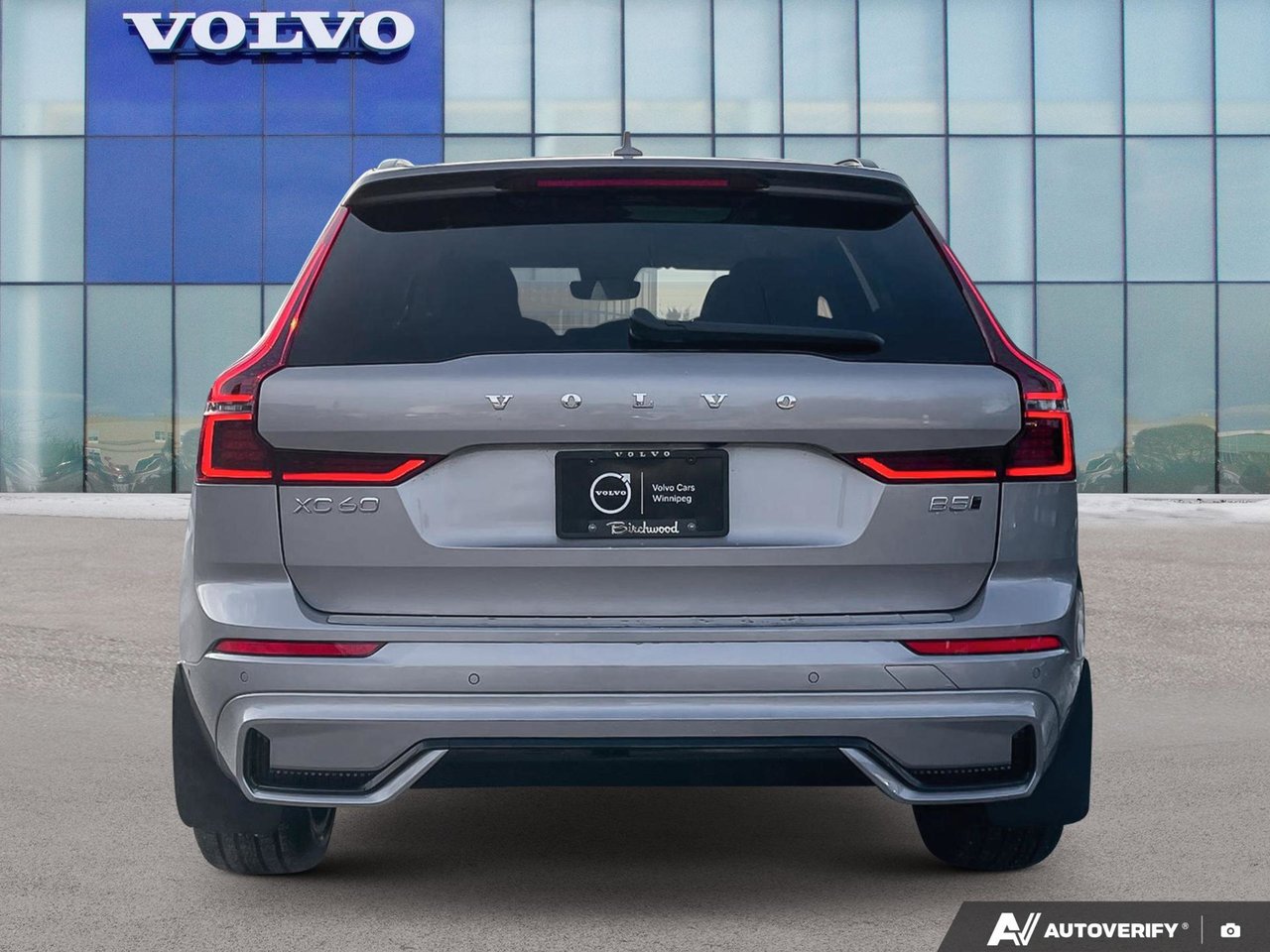2026 Volvo XC60 Ultra Dark Theme-4