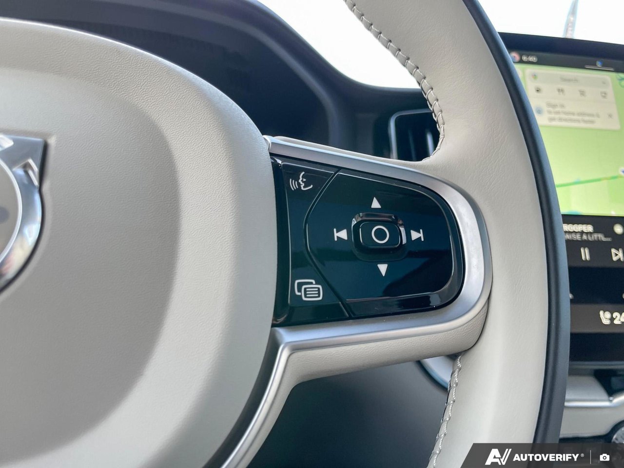 2026 Volvo XC60 Ultra Dark Theme-16