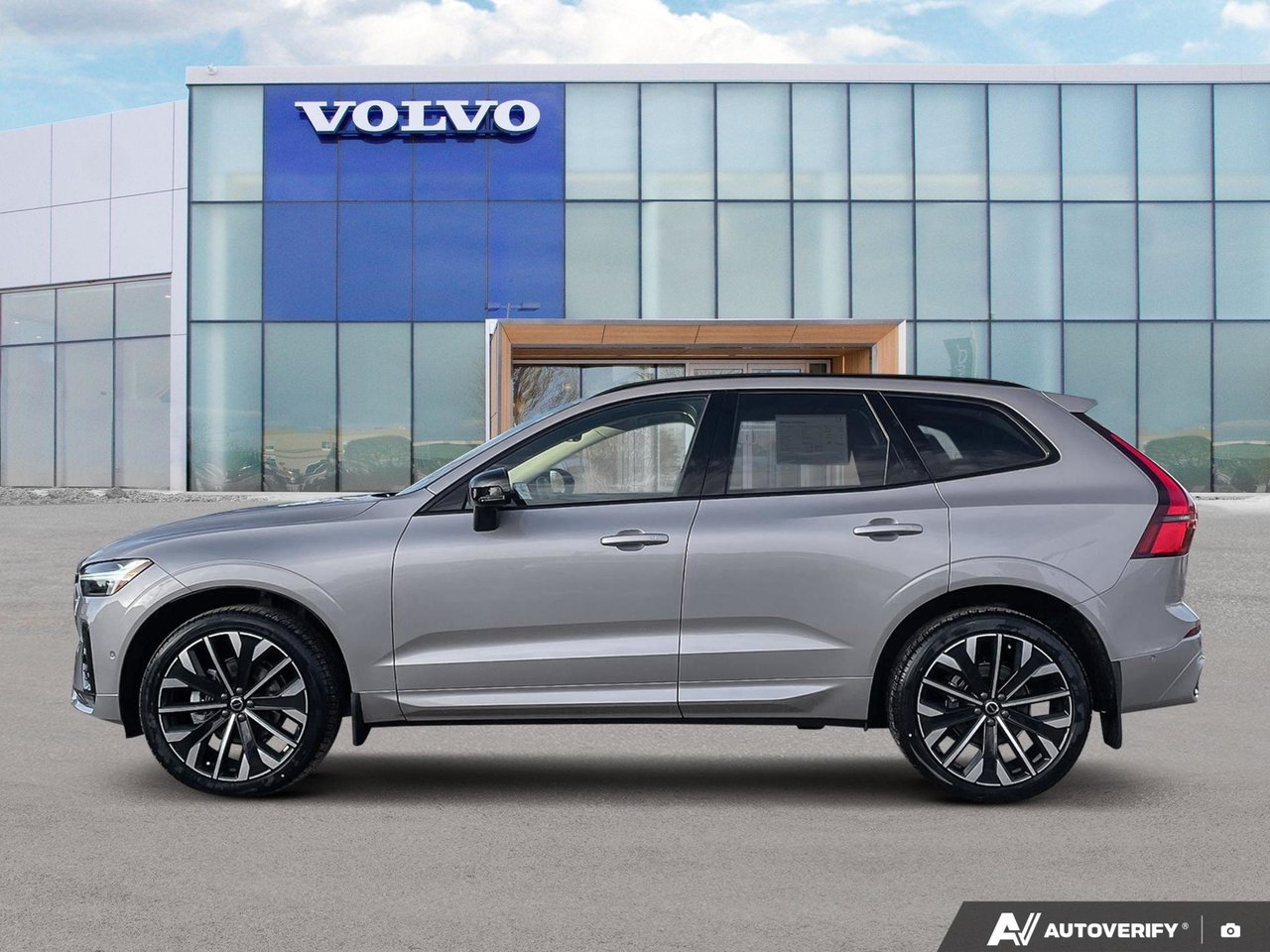 2026 Volvo XC60 Ultra Dark Theme-2