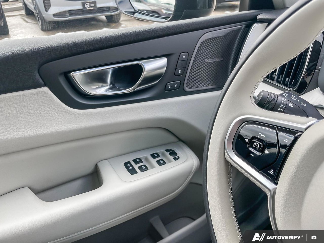 2026 Volvo XC60 Ultra Dark Theme-17