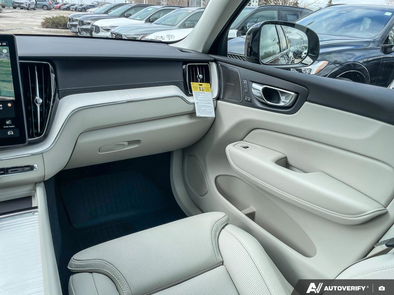 2026 Volvo XC60 Ultra Dark Theme-24