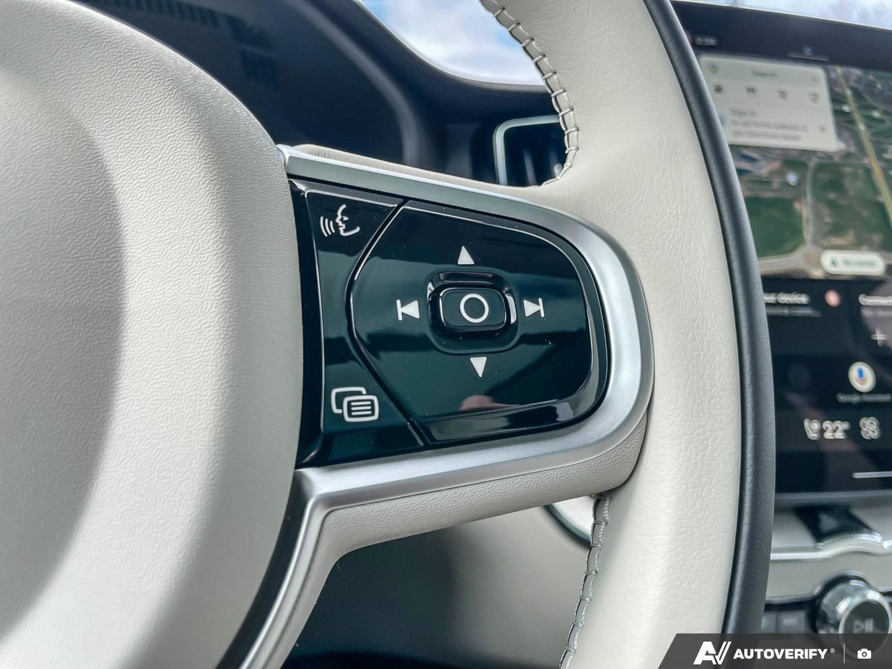 2026 Volvo XC60 Ultra Dark Theme-15